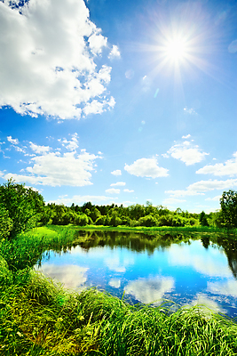 포토 JPG 해외이미지 주간 구름 호수 자연 하늘 풍경 사람없음 야외 여름 햇빛 반사 풀 해외202004 해외202105 해외포토 자연요소 식물 계절 태양 생태계 파일형식