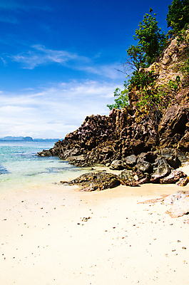 포토 JPG 해외이미지 나무 구름 바다 섬 여행 태국 자연 하늘 산 풍경 사람없음 여름 햇빛 태양 바위 해외202004 해외202105 해외포토 자연요소 식물 계절 아시아 돌_바위 생태계 파일형식