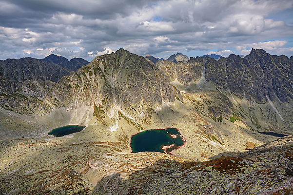 포토 JPG 해외이미지 구름 호수 여행 자연 산 풍경 사람없음 야외 여름 반사 바위 연못 숲 산등성이 산악지대 슬로바키아 해외202004 해외202105 해외포토 자연요소 계절 유럽 돌_바위 생태계 파일형식