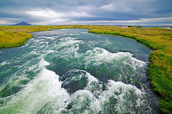 포토 JPG 해외이미지 구름 종교 도로 섬 십자가 자연 하늘 산 건조 아이슬란드 풍경 초원 사람없음 야외 건물 여름 강 모래사장 믿음 바위 작음 신성 루트 현재 해외202004 해외202105 해외포토 자연요소 건축물 계절 감정 유럽 길 바다 컨셉 교통시설 돌_바위 크기 생태계 파일형식