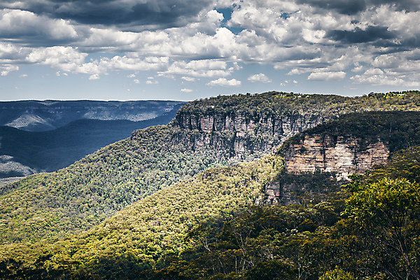포토 JPG 해외이미지 나무 구름 공원 여행 자연 하늘 웨일즈 산 풍경 사람없음 야외 여름 세계 재산 호주 숲 자매 시드니 분열 해외202004 해외202105 해외포토 자연요소 식물 계절 공공시설 여자 가족 영국 금융 오세아니아 생태계 파일형식