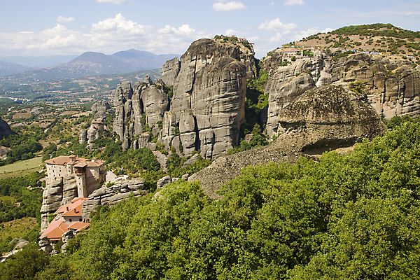 포토 JPG 해외이미지 기독교 종교 여행 자연 하늘 산 풍경 사람없음 야외 관광지 교회 기도 역사 그리스 사암 수녀원 메테오라 해외202004 해외202105 해외포토 유럽 종교건축 건물 세계문화유산 돌_바위 생태계 파일형식