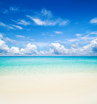 포토 JPG 해외이미지 주간 구름 하늘 풍경 해변 사람없음 야외 여름 맑음 휴양지 해외202004 해외202105 해외포토 자연요소 계절 바다 날씨 장소 파일형식