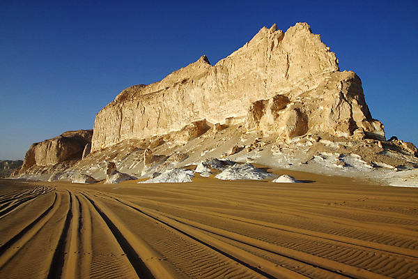 포토 JPG 해외이미지 모래 여행 백그라운드 아프리카 자연 하늘 건조 풍경 사람없음 야외 여름 모래사장 햇빛 사막 바위 뜨거움 사파리 석회암 해외202004 해외202105 해외포토 계절 나라 바다 태양 암석 돌_바위 생태계 파일형식