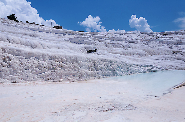 포토 JPG 해외이미지 구름 여행 자연 하늘 산 사람없음 여름 산책 칠면조 석회암 특별함 해외202004 해외202105 해외포토 자연요소 계절 컨셉 조류 휴식 암석 생태계 파일형식