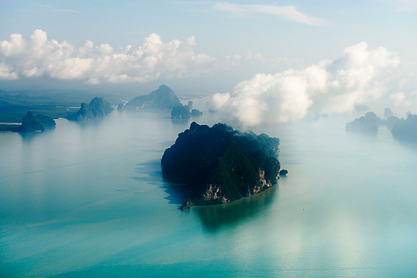 포토 JPG 해외이미지 구름 모래 바다 섬 여행 태국 자연 하늘 산 풍경 사람없음 야외 여름 햇빛 태양 바위 휴양지 안다만 해외202004 해외202105 해외포토 자연요소 계절 아시아 장소 돌_바위 생태계 파일형식