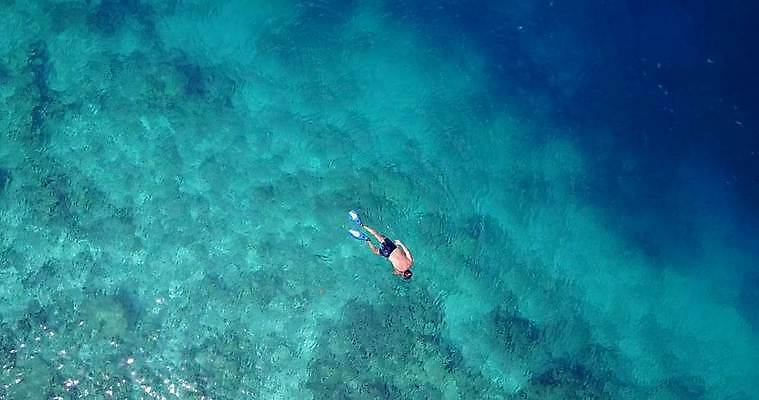 포토 JPG 해외이미지 행복 모래 바다 섬 자연 휴가 미소 사람 풍경 세명 여름 스노클링 모래언덕 몰디브 해외202004 해외202105 해외포토 계절 감정 아시아 표정 수상스포츠 언덕 생태계 파일형식