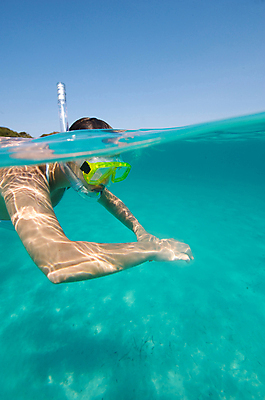 포토 JPG 해외이미지 주간 여자 바다 하늘 한명 상반신 성인 야외 옆모습 비키니 바닷속 수영 스노클링 잠수경 성인여자한명만 해외202004 해외202105 해외포토 자연요소 1 수영복 뷰포인트 사람 수중 수상스포츠 물안경 여자한명만 성인여자만 파일형식