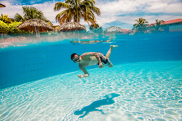 포토 JPG 해외이미지 라이프스타일 행복 어린이 호텔 휴가 휴식 열대 고글 건강 한명 사람 소년 야외 빛 해외202004 해외202105 해외포토 1 남자 감정 컨셉 숙소 생활 파일형식