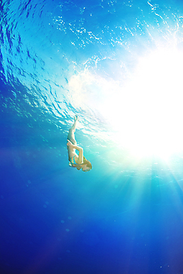 포토 JPG 해외이미지 라이프스타일 여자 행복 바다 요가 자연 휴식 건강 한명 사람 성인 빛 비키니 햇빛 태양 섹시 스트레칭 자유 날씬함 영원 해외202004 해외202105 해외포토 자연요소 1 웰빙 수영복 감정 컨셉 생활 운동 몸매 생태계 파일형식