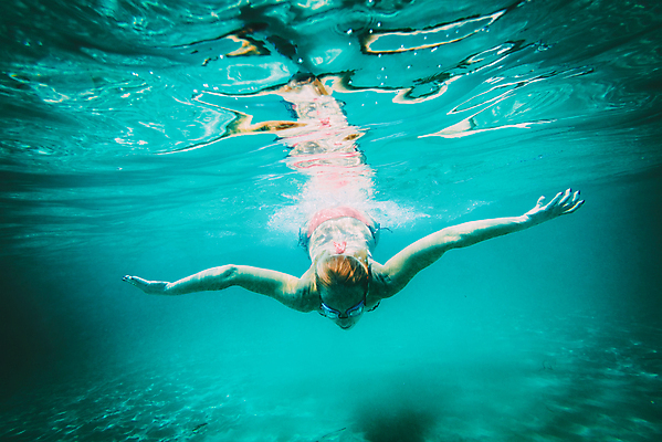 포토 JPG 해외이미지 행복 바다 휴가 휴식 한명 스노클링 해외202004 해외202105 해외포토 1 감정 컨셉 사람 수상스포츠 파일형식