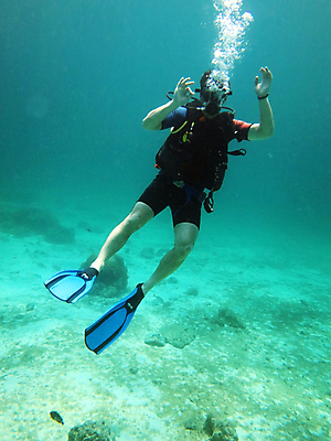 포토 JPG 해외이미지 라이프스타일 실루엣 바다 자연 휴가 휴식 항해 한명 사람 풍경 여름 환경 산호 생태계 인도네시아 생태학 해외202004 해외202105 해외포토 1 계절 교육 아시아 컨셉 배_교통 촬영기법 생활 자포동물 파일형식