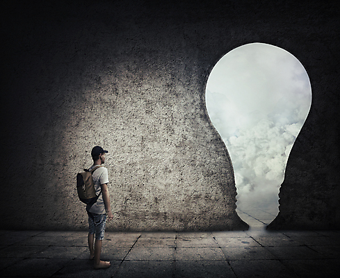 포토 JPG 해외이미지 전신 구름 남자 상상 추상 아이디어 한명 서기 성인 매기 백팩 상상력 전구모양 성인남자한명만 해외202004 해외202105 해외포토 자연요소 모양 1 컨셉 무늬 가방 전구 모션 사람 남자한명만 성인남자만 파일형식