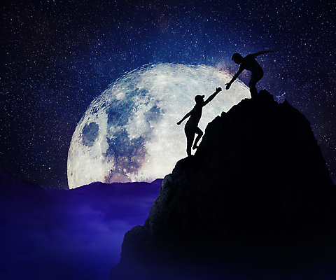 포토 JPG 해외이미지 별 상상 밤하늘 추상 사람모양 함께함 사람없음 친구 절벽 보름달 도움 야간 오르기 손뻗기 상상력 해외202004 해외202105 해외포토 자연요소 모양 컨셉 무늬 관계 모션 하늘 달 파일형식