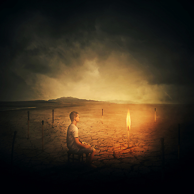 포토 JPG 해외이미지 남자 상상 하늘 추상 산 건조 한명 앉기 상반신 성인 어둠 사막 성냥 상상력 성인남자한명만 해외202004 해외202105 해외포토 1 무늬 모션 사람 남자한명만 성인남자만 파일형식