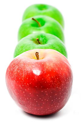 포토 JPG 해외이미지 실내 사람없음 사과 흰배경 일렬 청사과 해외202004 해외202105 해외포토 백그라운드 과일 내부 흰색 파일형식