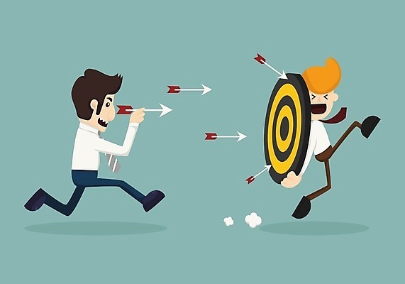 EPS 해외이미지 전신 남자 일러스트 화살 성인 두명 달리기 비즈니스맨 수비 던지기 과녁판 목표 탈출 성인남자만 해외202004 해외202105 해외일러스트 컨셉 비즈니스 모션 사람 직장인 남자만 성인만 파일형식 벡터