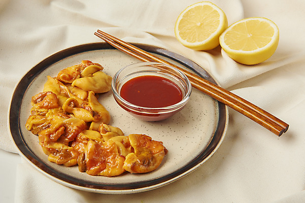 포토 JPG 스튜디오촬영 접시 음식 실내 사람없음 천 레몬 해산물 나무젓가락 멍게 초고추장 국내포토 식기 과일 젓가락 내부 바다동물 직물 양념 파일형식