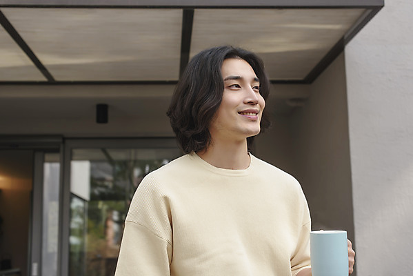 포토 JPG 주간 남자 커피 맨라이프 휴식 한명 서기 미소 들기 상반신 성인 야외 앞모습 30대 자연보호 한국인 머그컵 친환경 싱글라이프 성인남자한명만 제로웨이스트 국내포토 자연요소 1 라이프스타일 음료 뷰포인트 컨셉 모션 자연 표정 사람 동양인 컵 장년 환경 그린캠페인 보호 사회이슈 남자한명만 성인남자만 파일형식