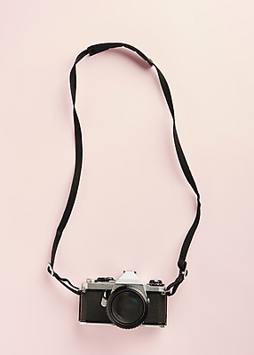 포토 JPG 스튜디오촬영 실내 사람없음 하이앵글 클래식 오브젝트 복고 아날로그 감성 필름카메라 분홍색배경 국내포토 뷰포인트 분홍색 백그라운드 컨셉 내부 카메라 파일형식