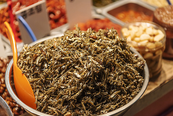 포토 JPG 반찬 사람없음 아웃포커스 주걱 재래시장 강화도 멸치볶음 국내포토 음식 주방용품 촬영기법 시장 볶음 인천 파일형식