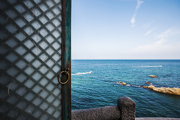 포토 JPG 주간 구름 하늘 풍경 사람없음 야외 문 사찰 강원도 동해 낙산사 양양군 국내포토 자연요소 바다 종교건축 한국 양양 파일형식