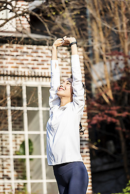 포토 JPG 우먼라이프 여자 아침 한명 미소 상반신 20대 성인 취미 야외 옆모습 운동복 운동 뷰티 건강관리 스트레칭 한국인 아침운동 의료성형뷰티 성인여자한명만 국내포토 주간 1 라이프스타일 옷 뷰포인트 표정 건강 관리 사람 동양인 청년 여자한명만 성인여자만 파일형식