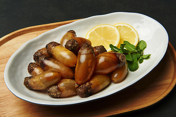 포토 JPG 스튜디오촬영 접시 검은배경 도마 실내 사람없음 봄 레몬 해산물 나무쟁반 미더덕 애플민트 제철음식 국내포토 식기 계절 음식 백그라운드 과일 주방용품 쟁반 내부 목재 검은색 수중동물 민트 제철 파일형식