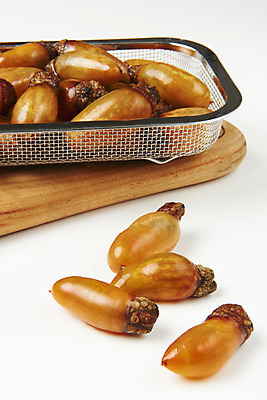 포토 JPG 스튜디오촬영 실내 사람없음 봄 채망 해산물 흰배경 나무도마 미더덕 제철음식 국내포토 계절 음식 백그라운드 주방용품 도마 내부 목재 수중동물 흰색 제철 파일형식