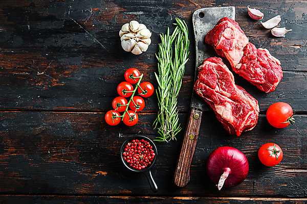 포토 JPG 해외이미지 토마토 식재료 방울토마토 실내 마늘 생고기 사람없음 소고기 석류 식칼 로즈메리 적양파 통후추 나무배경 해외포토 백그라운드 채소 과일 주방용품 양파 육류 내부 허브 후추 파일형식