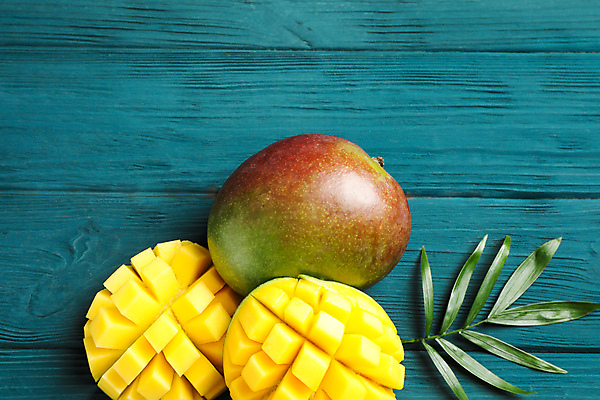 포토 JPG 해외이미지 실내 사람없음 하이앵글 신선 달콤 열대과일 망고 맛있는 나무배경 해외포토 뷰포인트 백그라운드 과일 내부 맛 파일형식