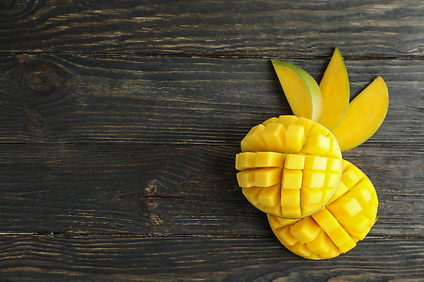 포토 JPG 해외이미지 검은배경 실내 사람없음 하이앵글 신선 달콤 열대과일 망고 맛있는 해외포토 뷰포인트 백그라운드 과일 내부 검은색 맛 파일형식