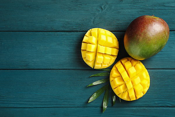 포토 JPG 해외이미지 실내 사람없음 하이앵글 신선 달콤 열대과일 망고 맛있는 나무배경 해외포토 뷰포인트 백그라운드 과일 내부 맛 파일형식