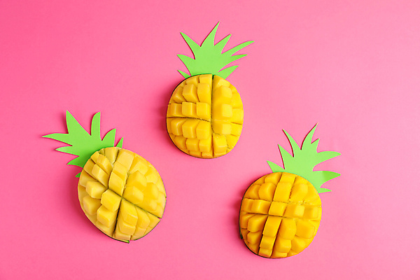 포토 JPG 해외이미지 실내 사람없음 하이앵글 신선 달콤 열대과일 망고 분홍색배경 맛있는 해외포토 뷰포인트 분홍색 백그라운드 과일 내부 맛 파일형식