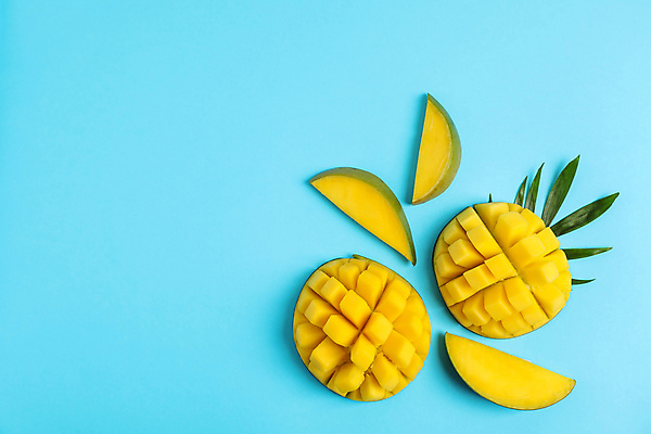 포토 JPG 해외이미지 실내 사람없음 하이앵글 신선 달콤 열대과일 파란배경 망고 플랫레이 맛있는 해외포토 뷰포인트 백그라운드 과일 내부 파란색 플랫 맛 파일형식