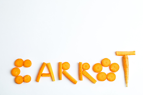 포토 JPG 해외이미지 단면 사람없음 단어 당근 흰배경 슬라이스 해외포토 문자 백그라운드 뿌리채소 흰색 파일형식