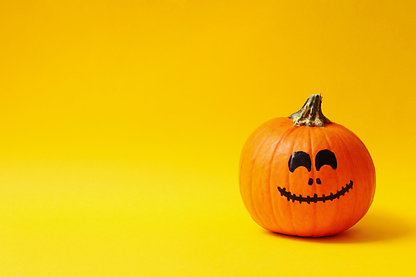 포토 JPG 해외이미지 실내 사람없음 장식 할로윈 노란배경 잭오랜턴 카피스페이스 해외포토 백그라운드 내부 노란색 공백 파일형식