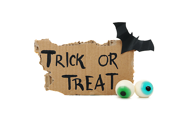 포토 JPG 해외이미지 실내 사람없음 장식 축제 팻말 할로윈 가을 흰배경 박쥐 젤리 안구모형 해외포토 계절 백그라운드 포유류 디저트 프레임 내부 모형 흰색 파일형식