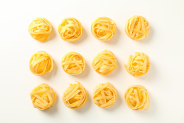 포토 JPG 해외이미지 식재료 실내 사람없음 하이앵글 흰배경 파스타면 탈리아텔레 해외포토 뷰포인트 백그라운드 파스타 내부 흰색 면류 파일형식