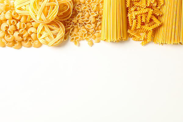 포토 JPG 해외이미지 식재료 실내 종류 사람없음 하이앵글 흰배경 파스타면 페투치네 카피스페이스 탈리아텔레 푸질리 해외포토 뷰포인트 백그라운드 파스타 내부 공백 흰색 면류 파일형식