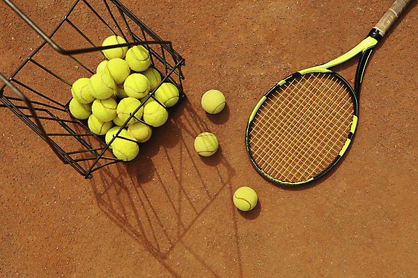 포토 JPG 해외이미지 주간 사람없음 야외 바구니 테니스 테니스라켓 테니스장 테니스공 해외포토 자연요소 공 스포츠시설 구기 라켓 테니스용품 파일형식