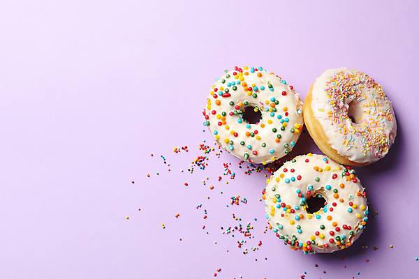 포토 JPG 해외이미지 사람없음 도넛 보라색배경 스프링클 해외포토 백그라운드 디저트 장식 보라색 파일형식