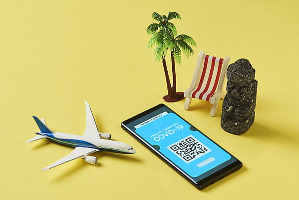 포토 JPG 스튜디오촬영 모바일 휴가 실내 사람없음 스마트폰 야자수 제주도 미니어처 돌하르방 사회이슈 선베드 온라인 QR코드 국내여행 노란배경 면역력 비행기모형 접종 증명서 전자여권 코로나바이러스 포스트코로나 백신여권 델타변이바이러스 위드코로나 국내포토 나무 여행 백그라운드 컨셉 의자 의학 비행기 한국 내부 핸드폰 스마트기기 노란색 모형 바이러스 여권 파일형식