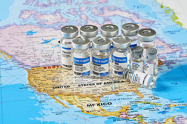 포토 JPG 스튜디오촬영 해외여행 세계지도 실내 사람없음 미국 사회이슈 주사약 면역력 백신 접종 코로나바이러스 바이알 포스트코로나 델타변이바이러스 국내포토 해외 여행 컨셉 지도 북아메리카 의학 내부 세계 약 의료용품 바이러스 파일형식