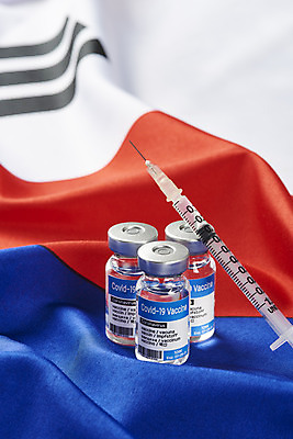 포토 JPG 스튜디오촬영 실내 주사기 사람없음 태극기 사회이슈 주사약 면역력 백신 접종 코로나바이러스 바이알 포스트코로나 델타변이바이러스 부스터샷 위드코로나 국내포토 컨셉 의학 의료기기 내부 약 의료용품 바이러스 국기 파일형식