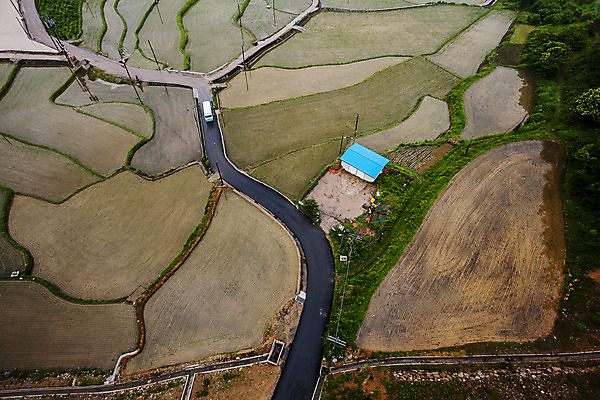 포토 JPG 주간 밭 사람없음 야외 건물 하이앵글 전라남도 여수 다랑논 국내포토 자연요소 건축물 뷰포인트 농업 전라도 파일형식