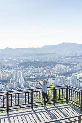 포토 JPG 주간 전신 라이프스타일 여자 여유 난간 하늘 휴식 산 한명 서기 20대 성인 야외 앞모습 하이앵글 건강관리 등산 한국인 도시 산행 성인여자한명만 전경 국내포토 자연요소 1 감정 뷰포인트 컨셉 모션 건강 관리 사람 동양인 풍경 청년 생활 트래킹 여자한명만 성인여자만 파일형식 탑뷰