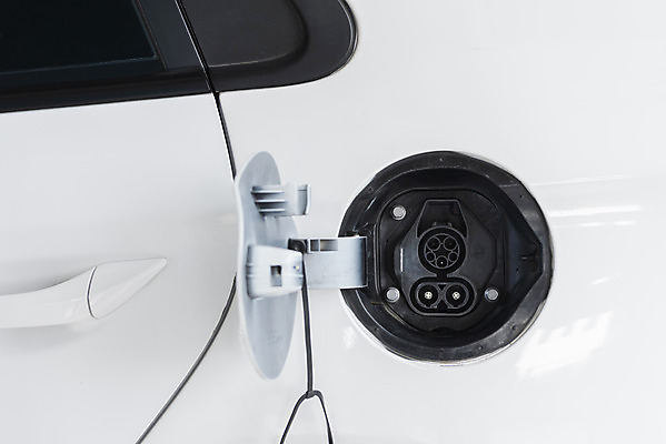 포토 JPG 주간 사람없음 야외 그린에너지 친환경 주차장 단자 전기자동차 전기충전 충전기 충전소 국내포토 자연요소 자동차 환경 기계 에너지 충전 파일형식