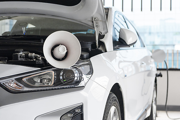 포토 JPG 주간 경고 사람없음 야외 확성기 그린에너지 친환경 주차장 소음 엔진 보닛 전기자동차 전기충전 충전소 국내포토 자연요소 자동차 환경 소리 에너지 충전 파일형식