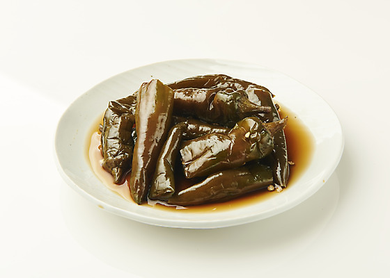 포토 JPG 스튜디오촬영 접시 한식 반찬 실내 사람없음 하이앵글 흰배경 집밥 고추장아치 국내포토 식기 음식 뷰포인트 백그라운드 내부 흰색 장아찌 파일형식